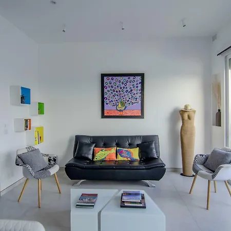 Grand Harbour Vista Апартаменты *