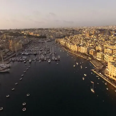 Grand Harbour Vista *